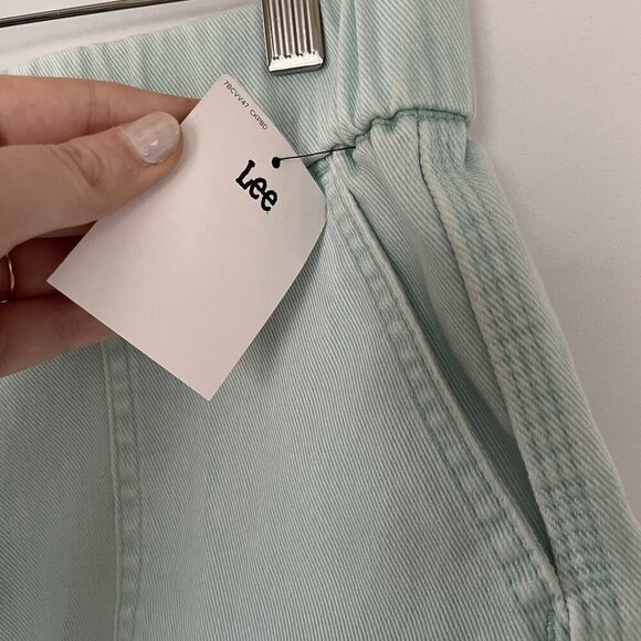 NWT Lee Womens Relaxed Fit Sea Green Shorts Medium Size 14 Summery Style - Picture 4 of 8